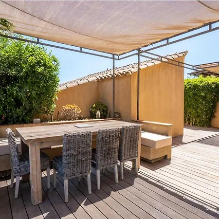 Charming A C House 2br 4p - *