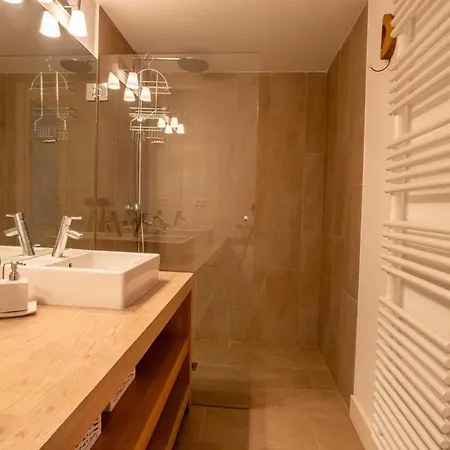 Charming A C House 2br 4p - Lägenhet *