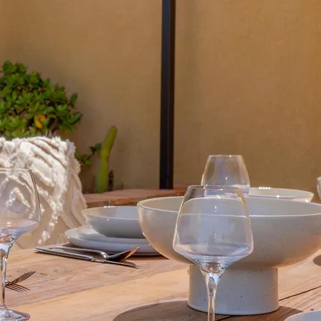 Appartement Charming A C House 2br 4p -