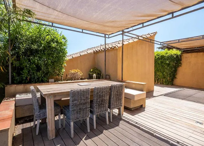 Charming A C House 2br 4p - *