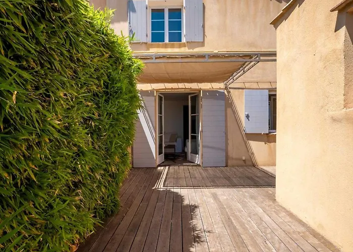 Charming A C House 2br 4p - *